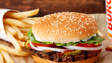 The plant-based Rebel Whopper contains 408 calories, while the beef version comes in at 460. Image: Burger King 